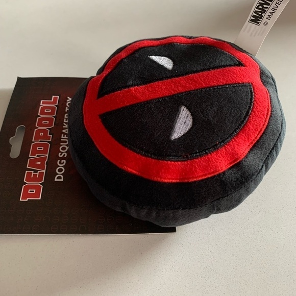 NWT Deadpool Emblem Plush Squeaker Round Dog Toy - Picture 2 of 6